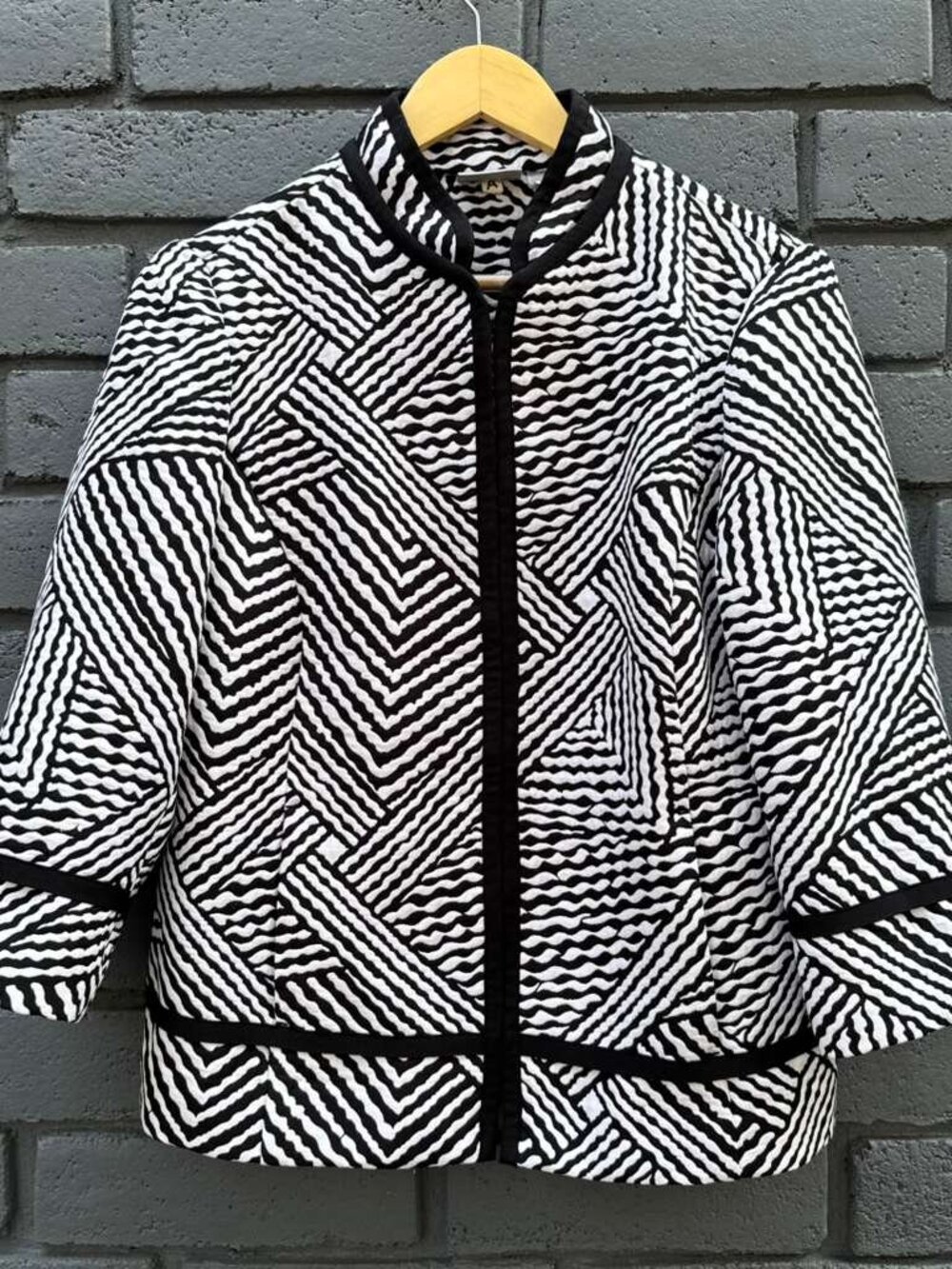 CHICO’S 3/4 Sleeves Black White Zebra Abstract Stripes kimono Jacket Blazer Sz 1